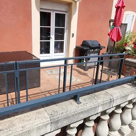 Maison 130m2, Terrasse 70 M2 Sud, 1a7 Pers, 3 Chbres Avec Tv Et Clim Casa de Férias Pierrelatte