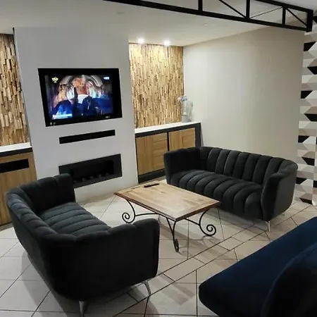 Maison 130m2, Terrasse 70 M2 Sud, 1a7 Pers, 3 Chbres Avec Tv Et Clim *