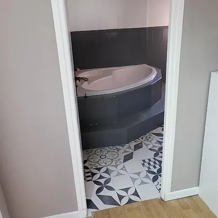 Maison 130m2, Terrasse 70 M2 Sud, 1a7 Pers, 3 Chbres Avec Tv Et Clim * Pierrelatte
