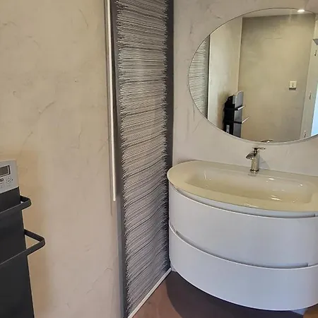Maison 130m2, Terrasse 70 M2 Sud, 1a7 Pers, 3 Chbres Avec Tv Et Clim * Pierrelatte