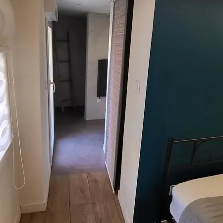Maison 130m2, Terrasse 70 M2 Sud, 1a7 Pers, 3 Chbres Avec Tv Et Clim Holiday home Pierrelatte