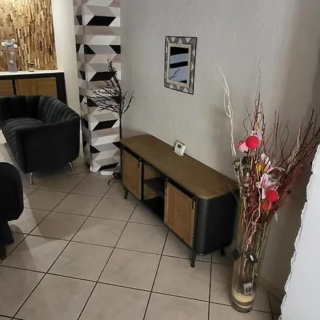Maison 130m2, Terrasse 70 M2 Sud, 1a7 Pers, 3 Chbres Avec Tv Et Clim Holiday home Pierrelatte